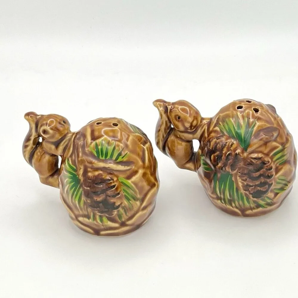 Vintage Ceramic Squirrel & Pinecone Salt & Pepper Shakers Woodland Cabin Kitsch